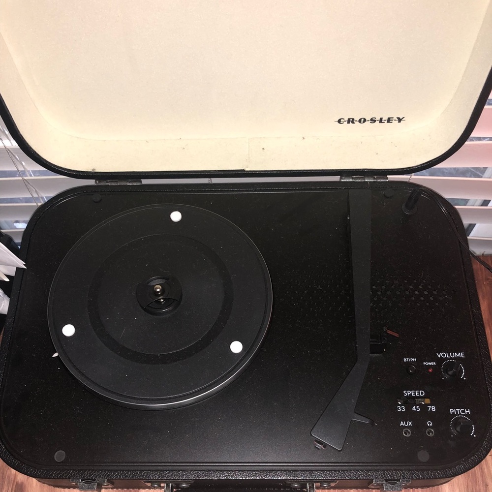 Record player - Picture 2 of 2